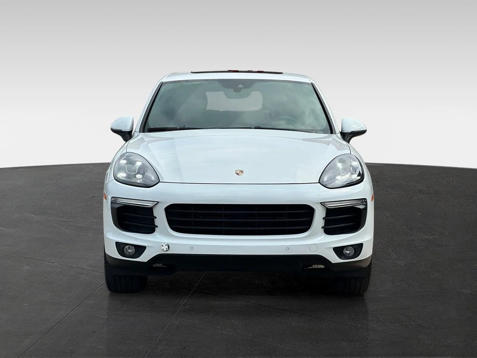 Used 2016 Porsche Cayenne AWD/4WD image 2