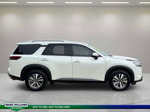 Used 2023 Nissan Pathfinder SL AWD/4WD image 11
