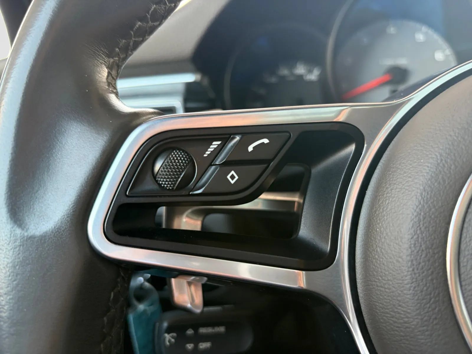 Used 2016 Porsche Macan S AWD/4WD image 29