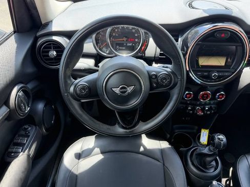 Used 2018 MINI Cooper 4-Door Hardtop FWD image 15