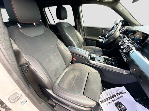 Used 2023 Mercedes-Benz GLB 250 image 30