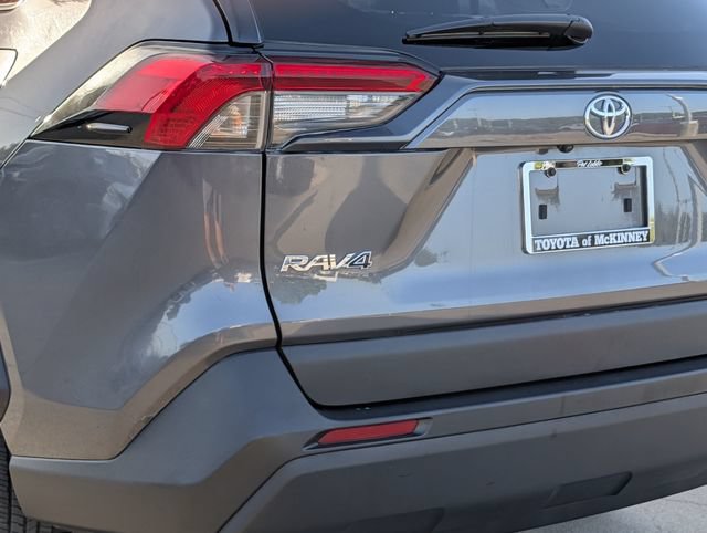 Used 2025 Toyota RAV4 LE AWD/4WD image 8