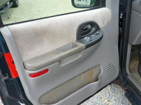 Used 1999 Pontiac Montana Extended w/ Opt Pkg image 9