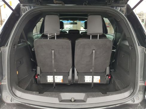 Used 2015 Ford Explorer XLT w/ Equipment Group 202B image 29