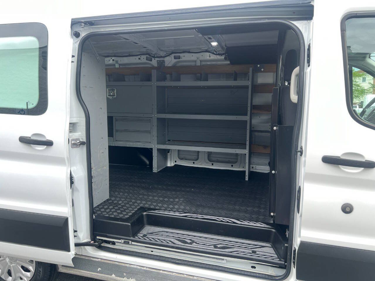 Used 2019 Ford Transit 250 130 Low Roof w/ Exterior Upgrade Package RWD image 8