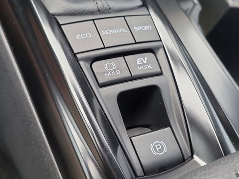 Certified 2025 Toyota Camry LE image 27