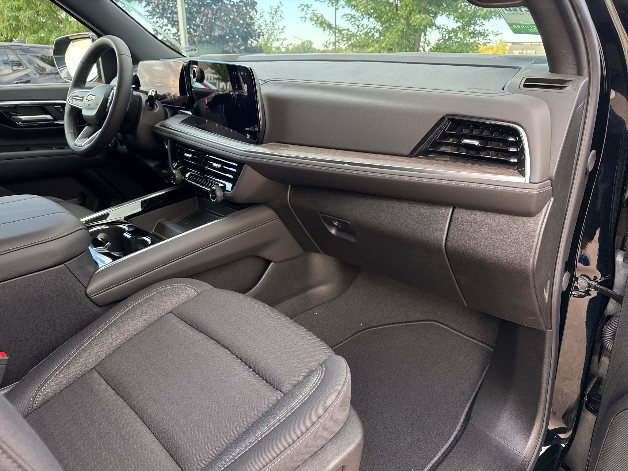 New 2026 Chevrolet Suburban LS w/ Max Trailering Package AWD/4WD image 41