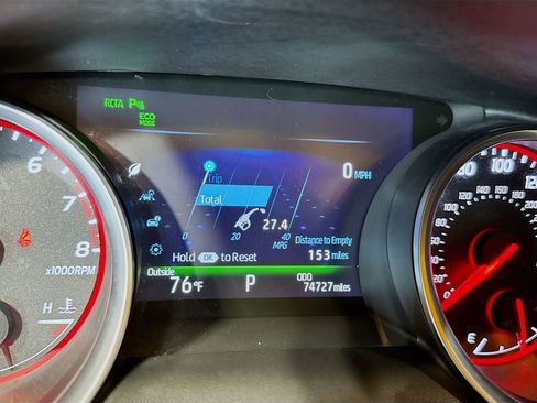 Used 2018 Toyota Camry XSE FWD image 23