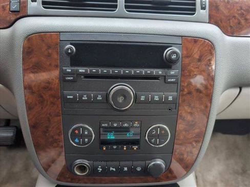 Used 2007 Chevrolet Avalanche LTZ w/ LTZ Preferred Equipment Group AWD/4WD image 14