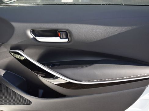 Certified 2025 Toyota Corolla XLE image 24