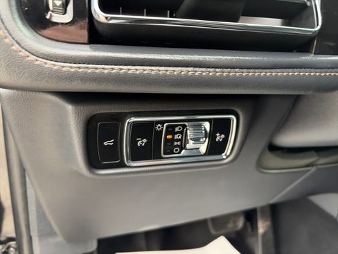 Used 2025 Lincoln Aviator AWD image 20