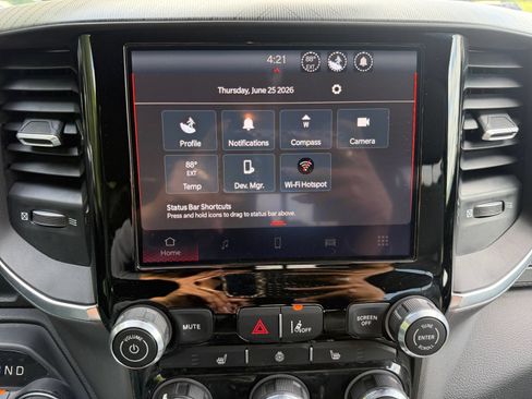 Used 2025 RAM 1500 Big Horn AWD/4WD image 23