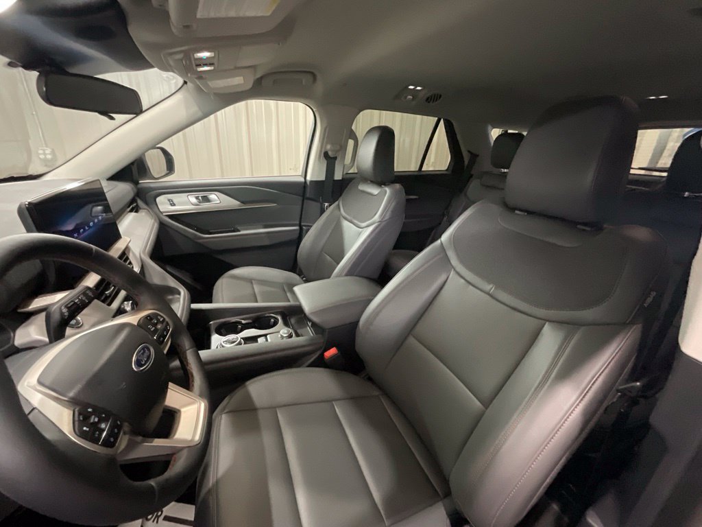 Used 2026 Ford Explorer Active w/ Active Comfort Package RWD image 9