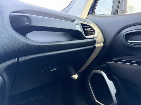 Used 2019 Jeep Renegade Latitude image 24