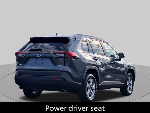 Used 2025 Toyota RAV4 XLE AWD/4WD image 7