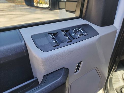 Used 2017 Ford F250 XL w/ Power Equipment Group image 20