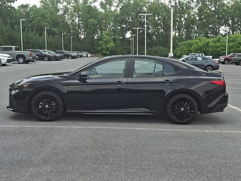 Used 2025 Toyota Camry SE FWD image 7