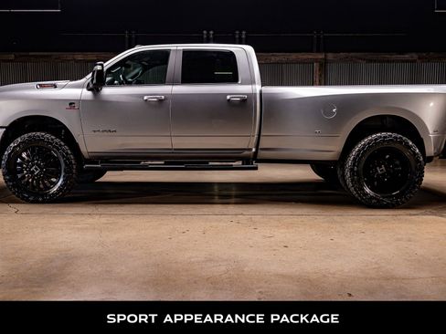 Used 2024 RAM 3500 Big Horn w/ Sport Appearance Package image 6
