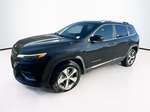 Used 2019 Jeep Cherokee Limited AWD/4WD image 3