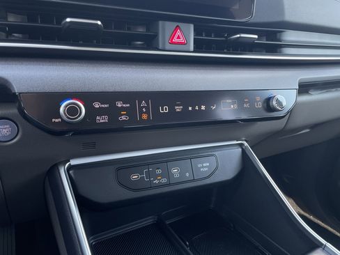 New 2026 Kia Carnival EX image 18