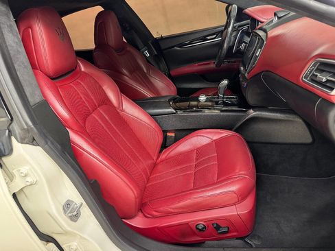 Used 2018 Maserati Ghibli S GranSport image 27