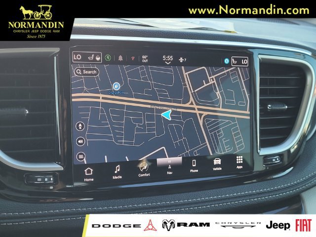Used 2024 Chrysler Pacifica Limited FWD image 9