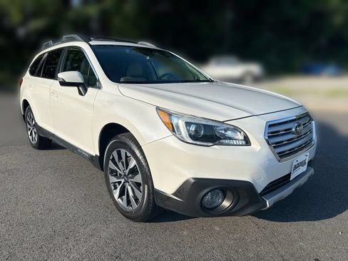 Used 2017 Subaru Outback 2.5i Limited AWD/4WD image 2