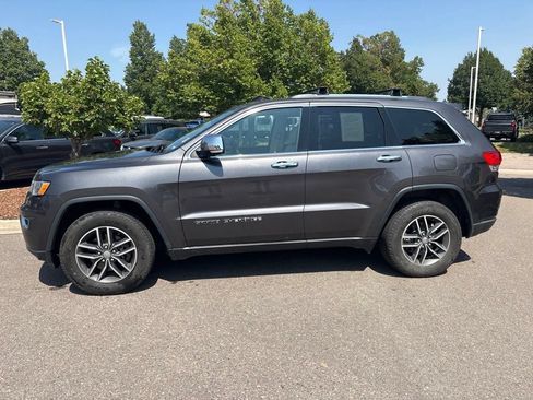 Used 2017 Jeep Grand Cherokee Limited AWD/4WD image 2