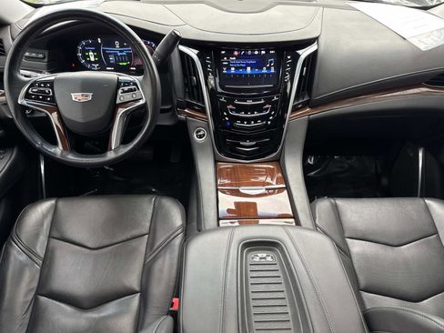Used 2020 Cadillac Escalade Luxury image 9