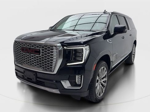 Used 2021 GMC Yukon XL Denali w/ Denali Premium Package AWD/4WD image 4