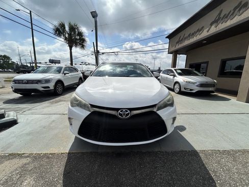 Used 2016 Toyota Camry SE image 8