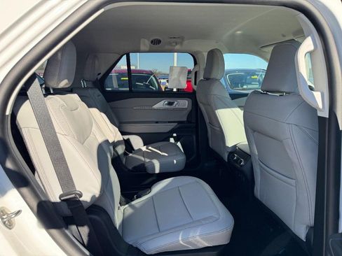 New 2026 Ford Explorer Active w/ Active Comfort Package image 5