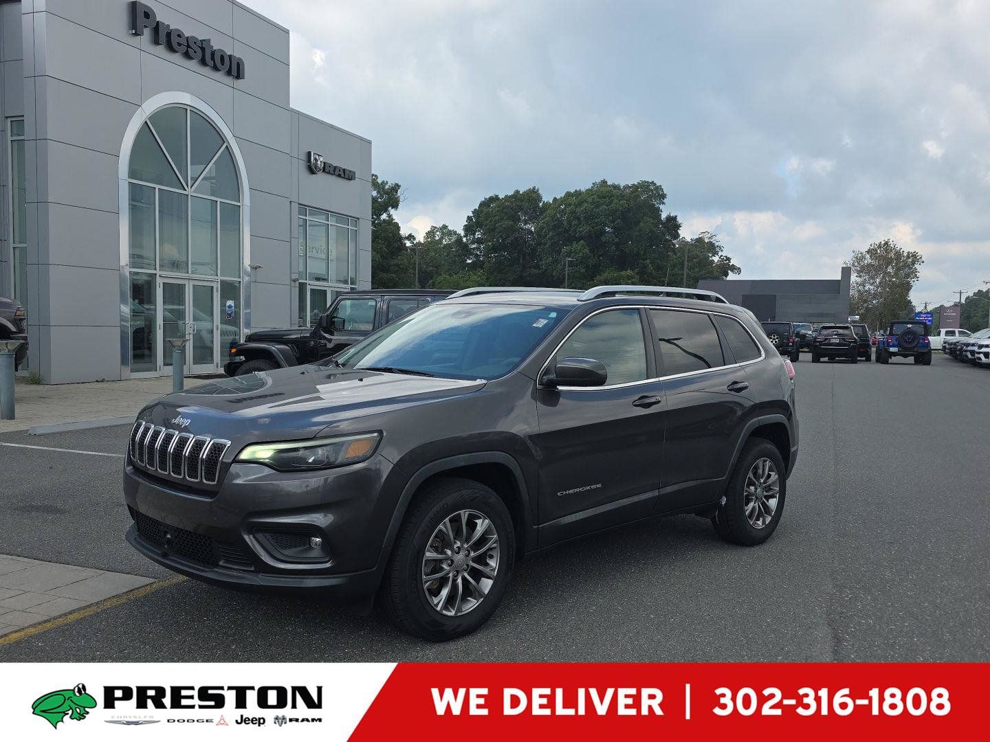 Used 2021 Jeep Cherokee Latitude Lux AWD/4WD image 1