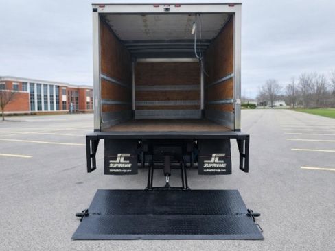 Used 2015 Ford F550 2WD Regular Cab Super Duty image 13