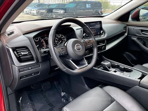 Used 2021 Nissan Rogue SV w/ Premium Package image 17