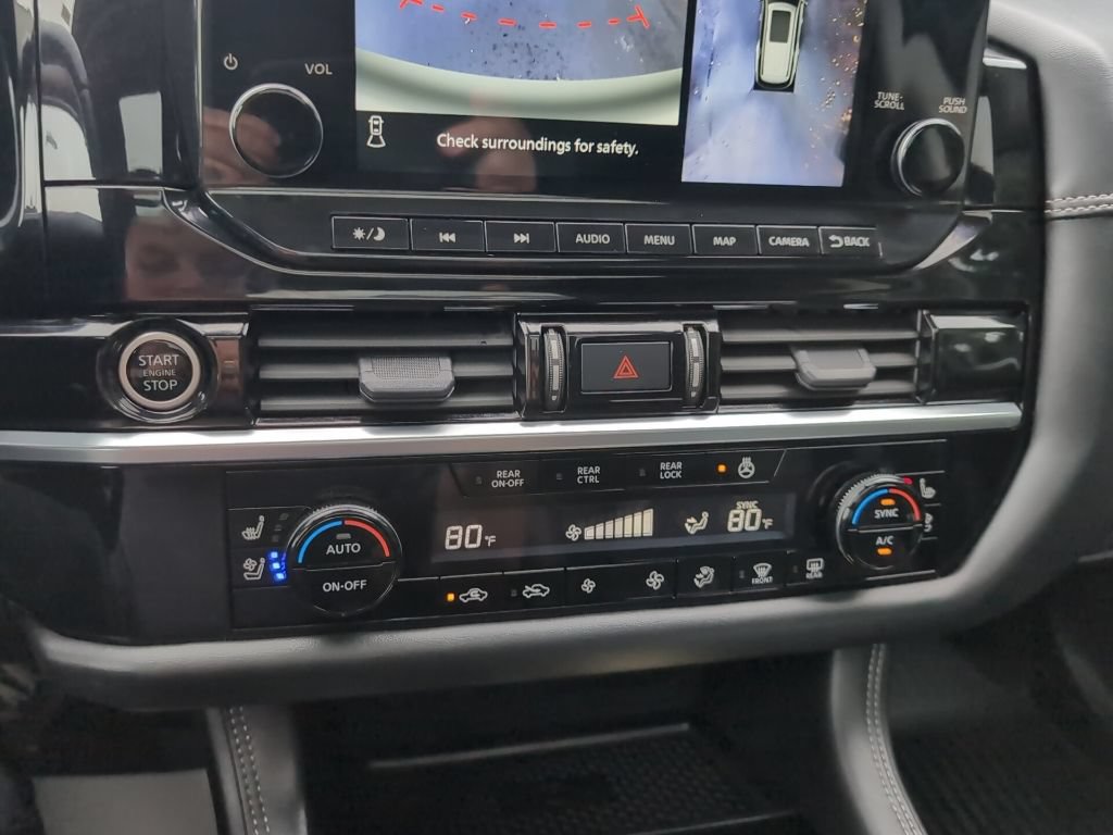 Used 2023 Nissan Pathfinder Platinum AWD/4WD image 25