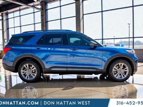 Used 2023 Ford Explorer XLT w/ Equipment Group 202A AWD/4WD image 35