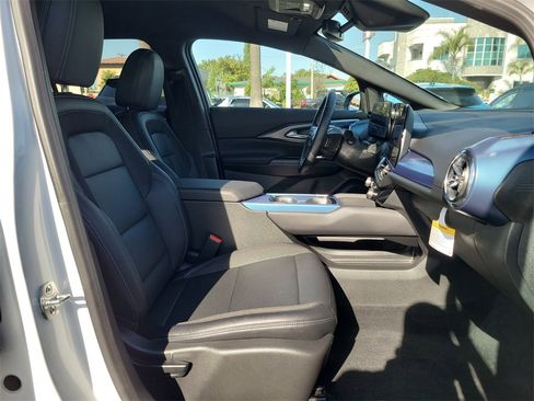 Used 2026 Chevrolet Equinox EV LT image 16