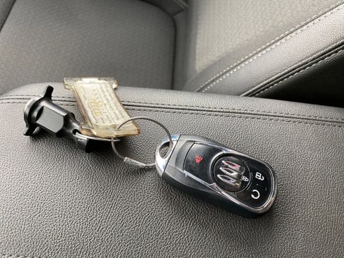 Used 2025 Buick Encore GX Preferred image 21