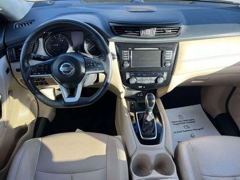 Used 2020 Nissan Rogue SL w/ Premium Package image 16