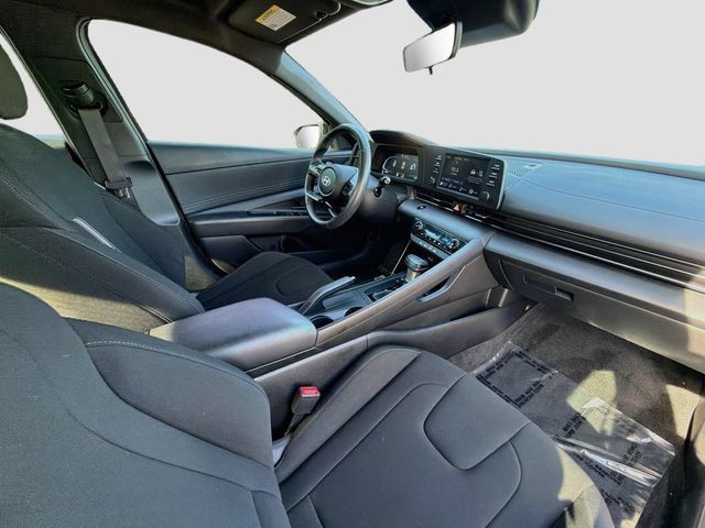 Certified 2025 Hyundai Elantra Sport FWD image 25