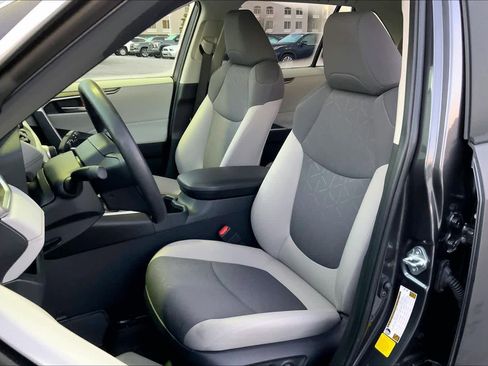 Used 2024 Toyota RAV4 XLE image 8