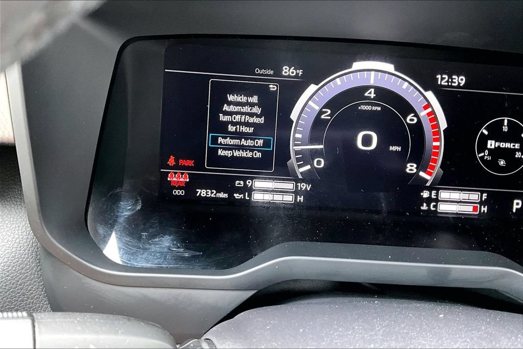 Used 2026 Toyota Tundra Limited AWD/4WD image 14