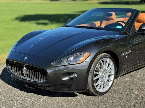 Used 2010 Maserati GranTurismo Convertible RWD image 48