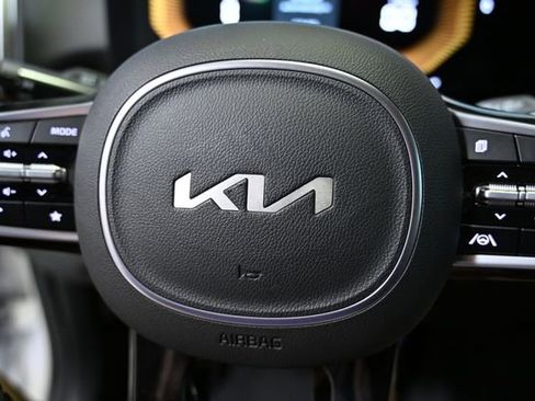 Used 2025 Kia Sorento S image 39