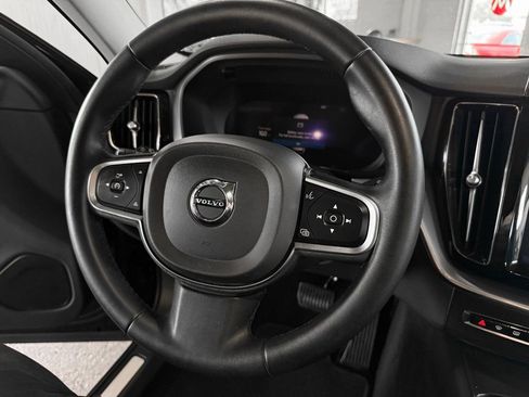 Used 2023 Volvo XC60 B5 Core image 29