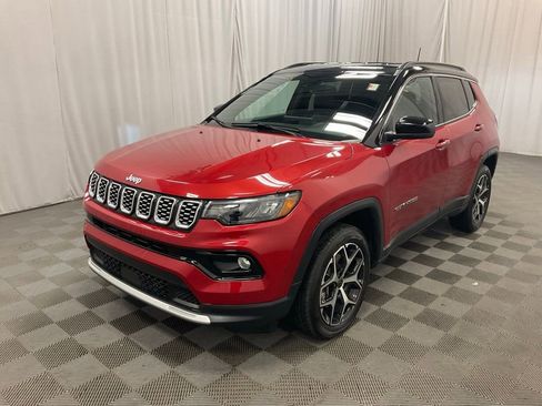 Used 2025 Jeep Compass Limited image 12