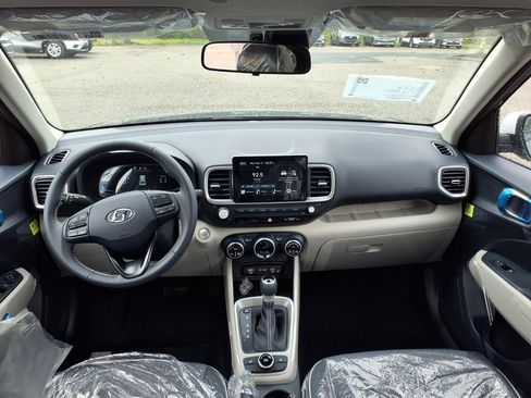 New 2026 Hyundai Venue SEL FWD image 10