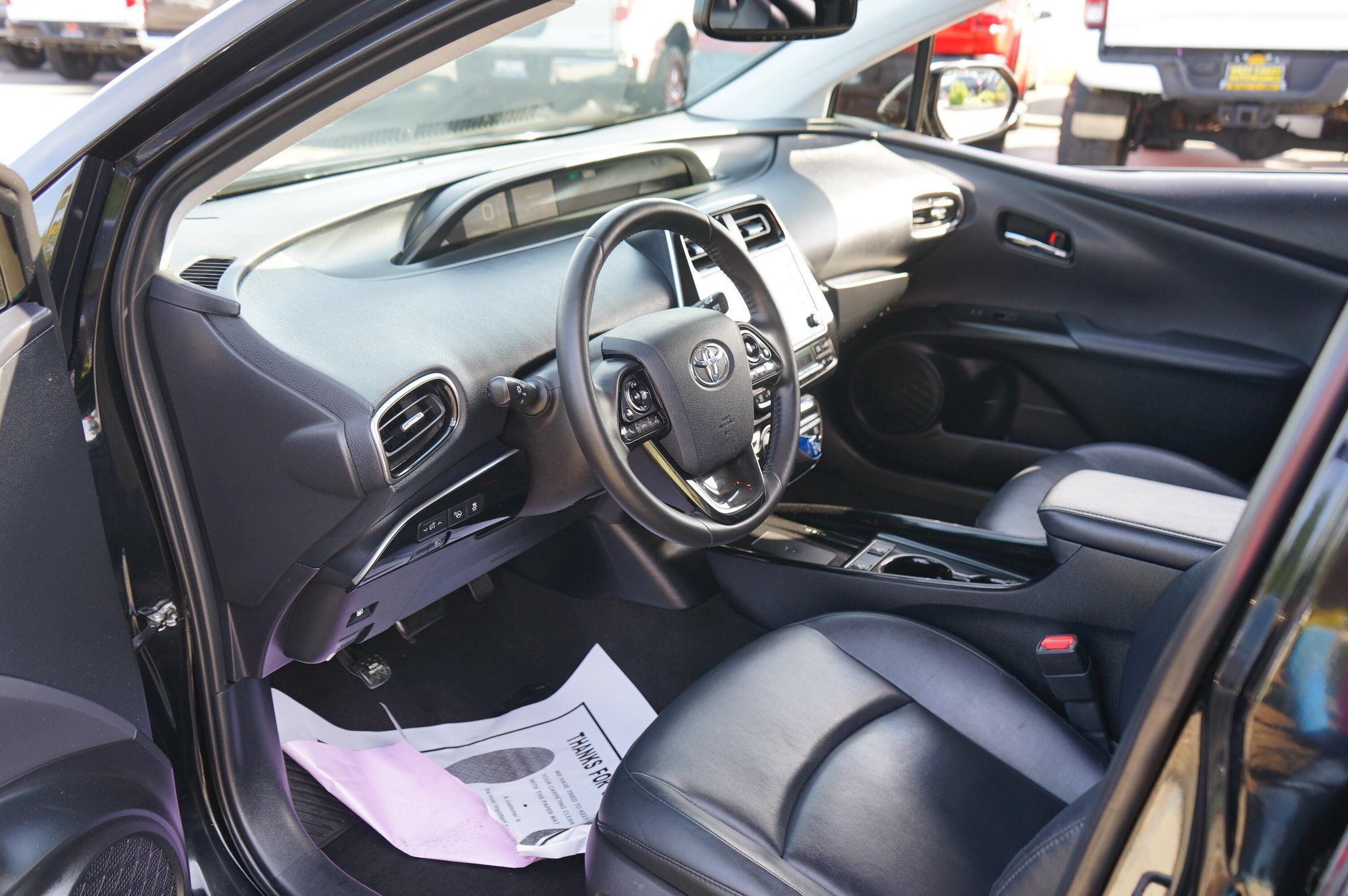 Used 2020 Toyota Prius XLE FWD image 11