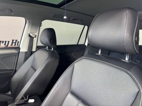Used 2022 Volkswagen Tiguan SE FWD image 9
